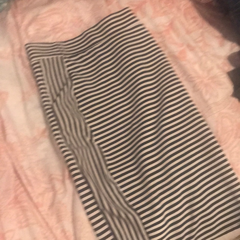 Black n white pencil skirt